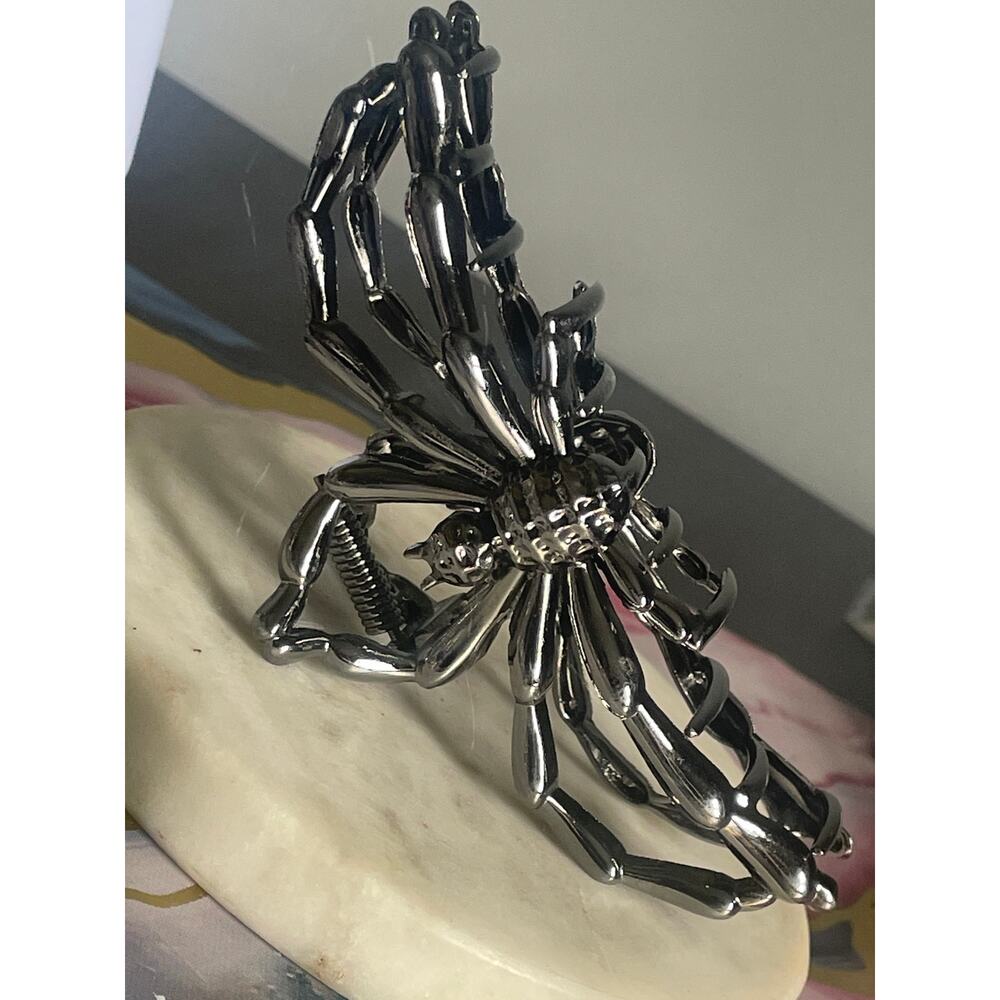 New Metal Gothic style hair clip skeleton hand skull claw clip bun clip hair sty